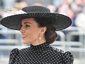 Katalin Diana hercegné stílusából inspirálódik, fantasztikus 80-as éveket idéző szettben