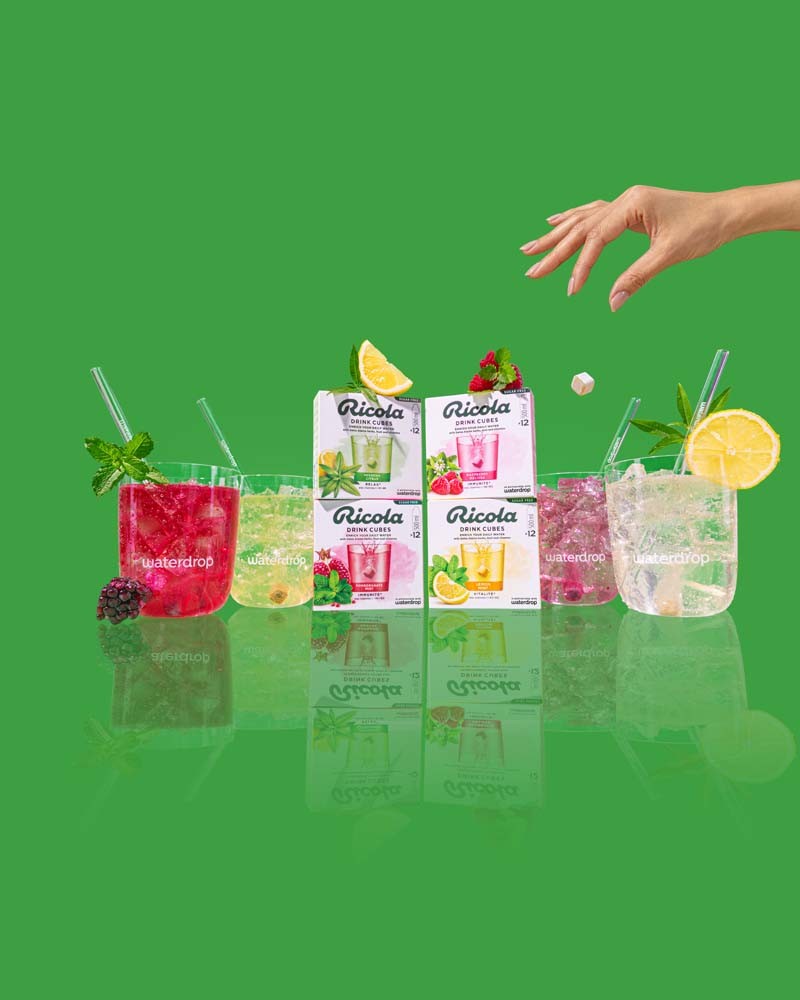 A Ricola alpesi gyógynövényei és a Waterdrop innovációja együtt emelik új szintre a mindennapi hidratálást