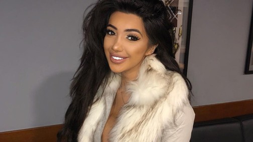 Sokkolóan őszinte fotókat osztott meg orrplasztikájáról a modell!