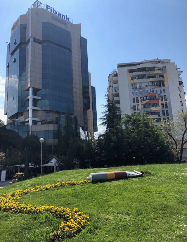 Tirana, köztéri szobor