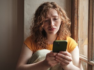 A nők elleni erőszak felszámolását kell, hogy képezze az online bántalmazás megakadályozása is