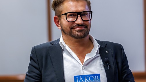 Jákob Zoli: „Nagyon is meg akarok felelni, gyűlölök megbántani másokat és nem szeretek bunkónak tűnni”