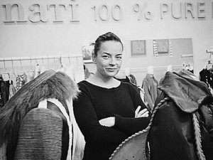 Exkluzív! Különleges magyar ruhák, egy nem mindennapi tervezőtől