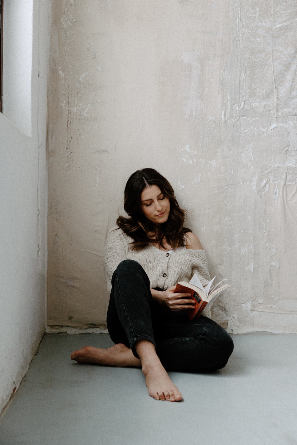 Kovács Eszter új könyve elmondása szerint egy találkozó a jógafilozófia és a mindennapi életünk elakadásai, kérdései, megtorpanásai között