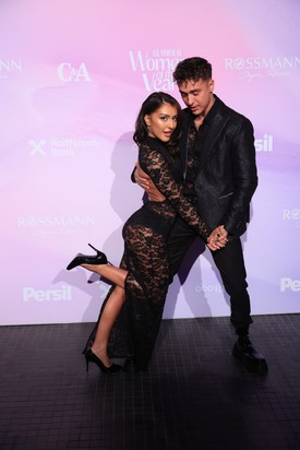 Mihályfi Luca és Hegyes Berci elképesztően felszabadultan pózoltak a kameráknak - még egy forró tánclépést is bemutattak. 