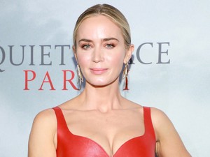 Ellenállhatatlan volt Emily Blunt a Hang nélkül 2. premierjén