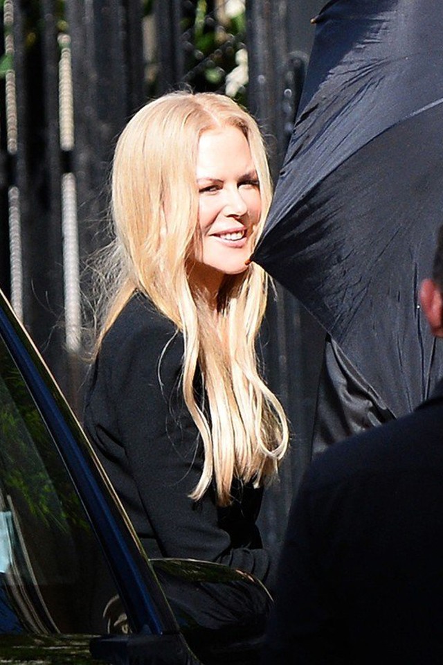 Óriási volt a sztárfelhozatal Zoe Kravitz esküvőjén Párizsban