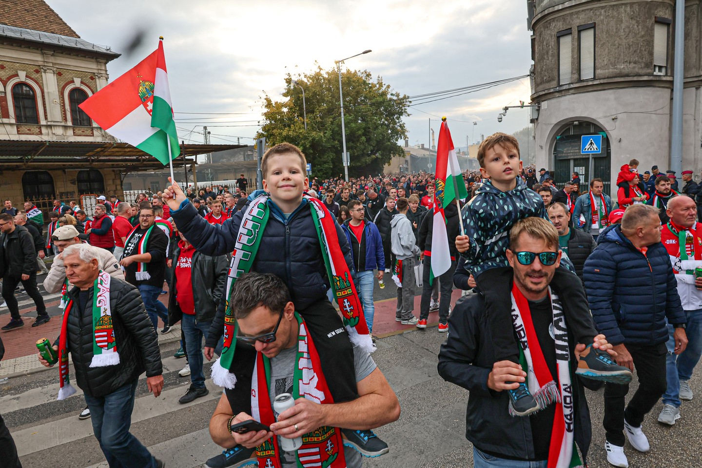 Magyar szurkolók vonulása / Fotó: Fuszek Gábor