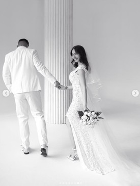 Kiara Lord és Lakatos Levente esküvői képei hatalmas sikert arattak a közösségi oldalon. A két jóbarát április elseje alkalmából viccelte meg a rajongókat. 