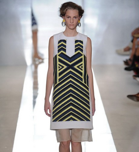 Közérthető szabásvonal, meghökkentő minták.