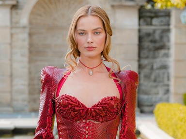 Margot Robbie a világ legszebb meztelenruhájában ragyogott a vörös szőnyegen, elakadt tőle a szavunk