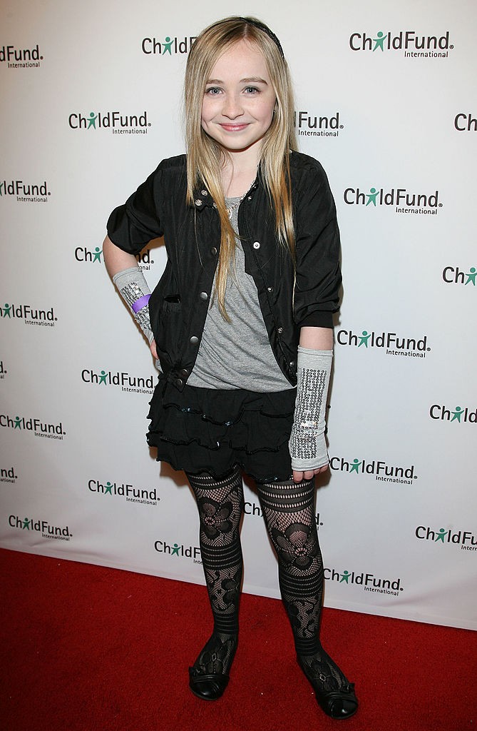 Sabrina Carpenter 2011 áprilisában, 12 évesen egy jótékonysági eseményen Hollywoodban. 