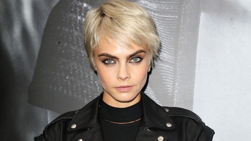 Hoppá! Cara Delevingne és Pretty Little Liars színésznője járnak