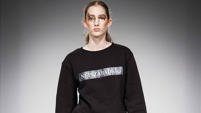 A divatban nem egyedülálló a politikai aktivizmus, Magyarországon azonban egyedülálló a THEFOUR kiállása