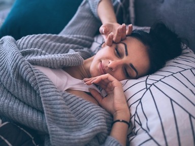 Az Alzheimer egyik korai tünete is lehet ez a népszerű alvási szokás: rád is jellemző?