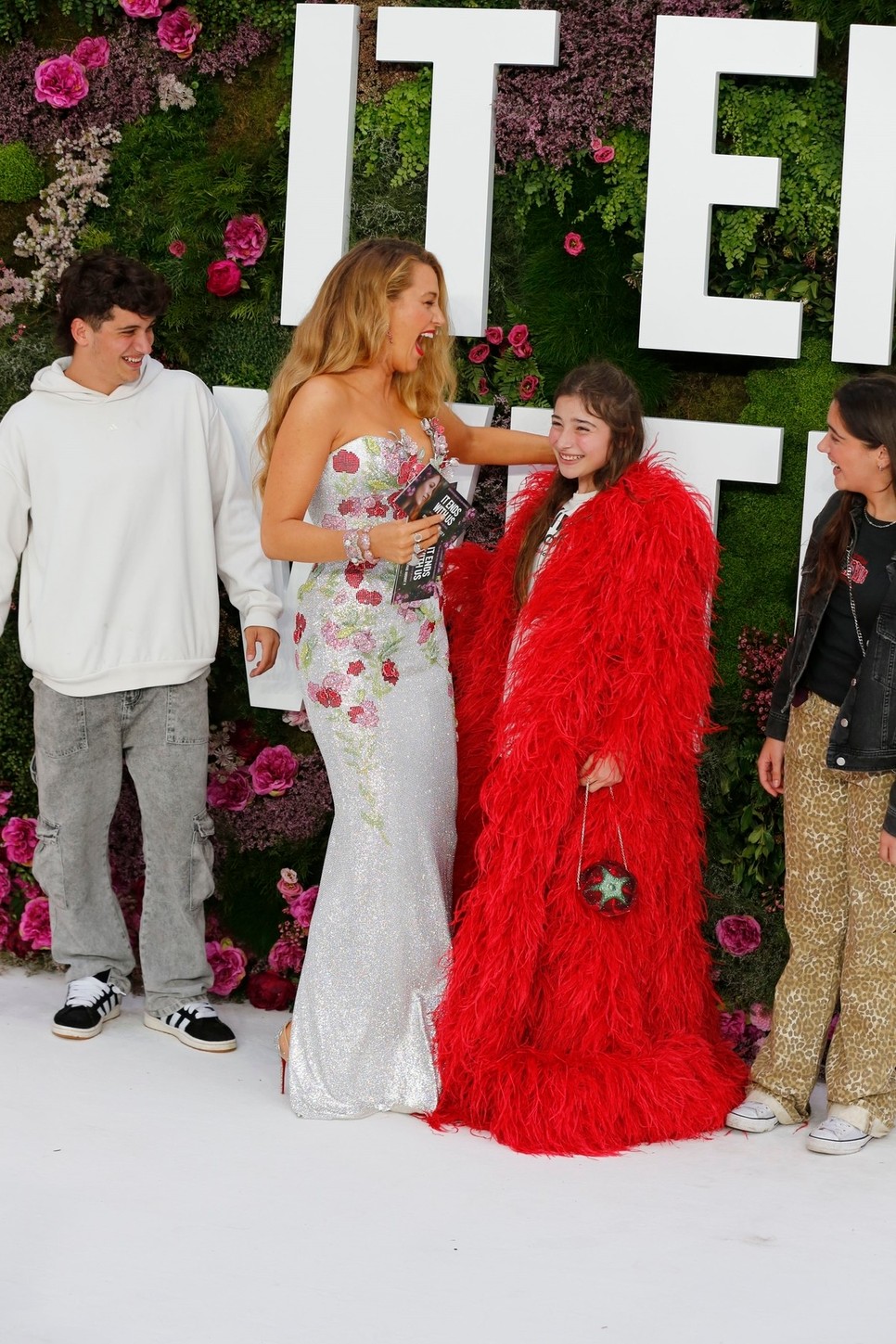 Aki ettől elérzékenyült és könnyekben tört ki, Blake Lively viszont nagyon édesen próbálta őt támogatni