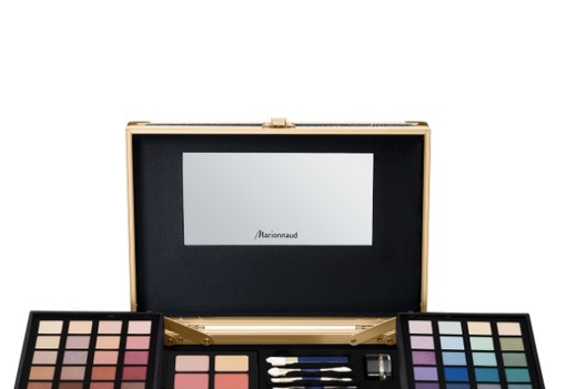 Jó gyönyörködést: itt vannak az év legszebb karácsonyi sminkszettjei