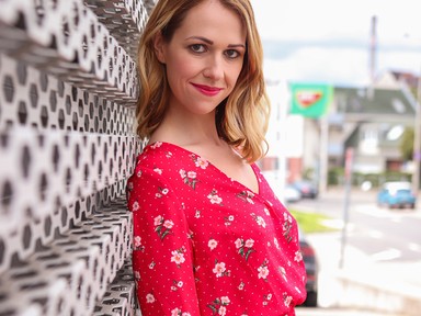 Magas sarkú nélkül is lehet szupernőies a szetted