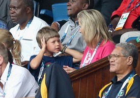 2014-ben pedig Jakab türelmetlenkedett egy sporteseményen, ahol az édesanyjával, Zsófia hercegnével is összeszólalkozott. 