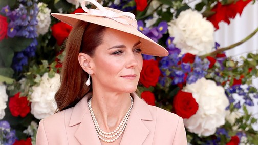 Katalin hercegné óriási dekoltázst villantott, kis híján megszegte a királyi protokollt