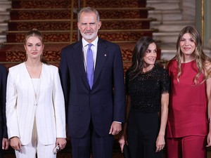 Meghitt fotó jelent meg a spanyol királyi családról, ilyen intim pillanatban még sosem láttuk őket