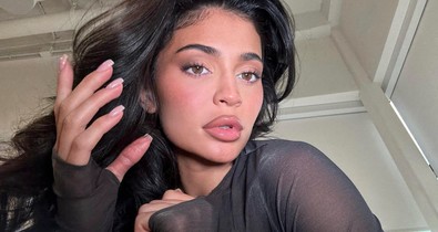 Kylie Jenner rajongói kiakadtak annak plasztikázott arca miatt, ő azonban ezt nem hagyta szó nélkül