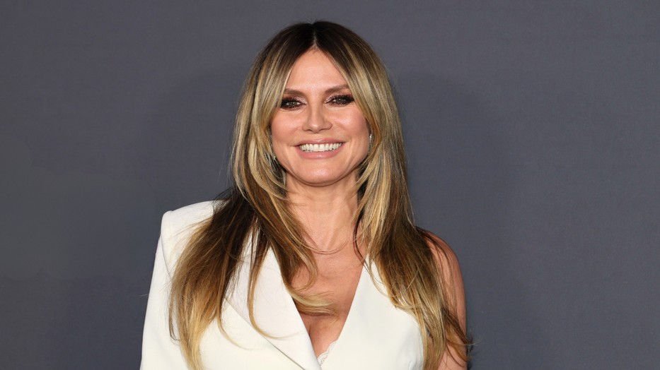 Heidi Klum fekete parókával szinte felismerhetetlen 