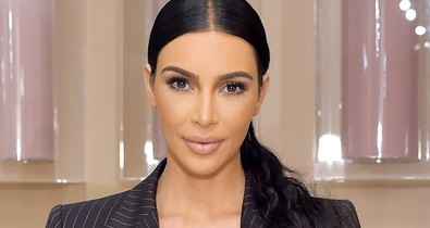Íme a legdurvább Photoshop-bakik, amiket Kim Kardashian követett el