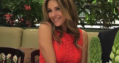 Elizabeth Hurley 52 éves, de bikinis fotóitól leesik az állad!