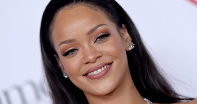 Rihanna rózsaszínű terhes ruhájára senkinek egy szava sem lehet
