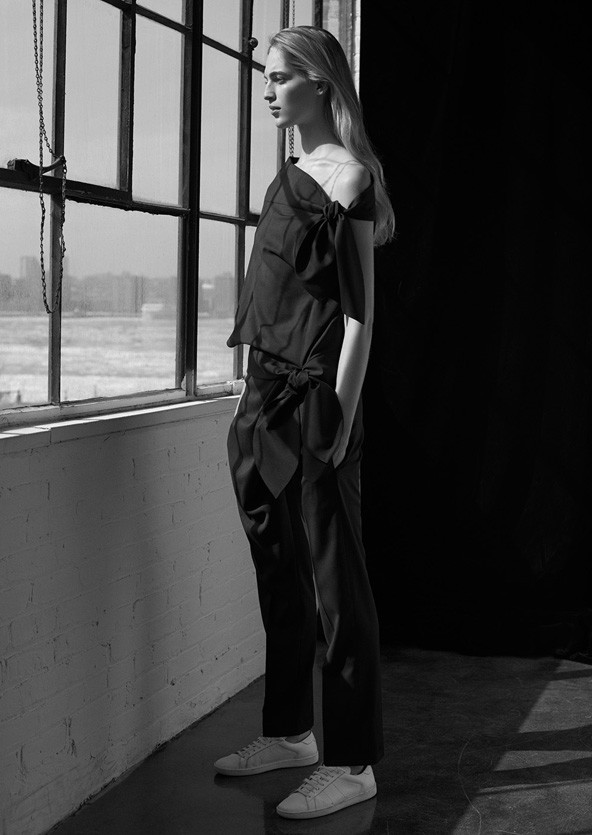 Monokróm múzsa - Gyönyörű fotósorozatban Axente Vanessa!