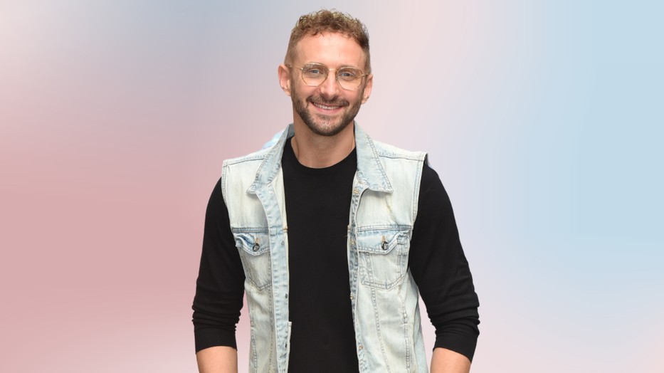 Józan László örül, hogy mostanra a nővére a közelében van, de még jobban örült volna, ha ez egy saját döntés eredménye, és nem egy szörnyű helyzet miatt, kényszer alatt hozzák meg