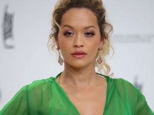 Rita Ora sosem volt ilyen szép - csak egy apró probléma van vele