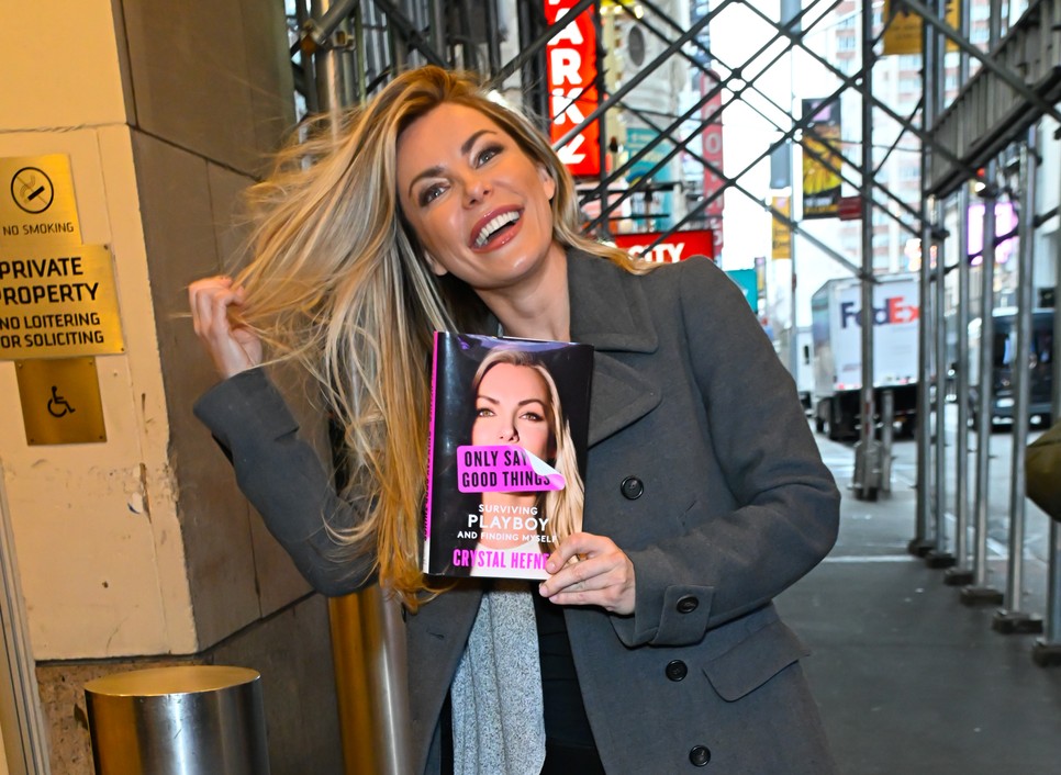 Crystal Hefner idén megjelent könyve most már magyarul is olvasható