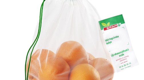 Csökken a műanyag csomagolások mennyisége, és több újrahasznosítható papír kerül felhasználásra SPAR-ban