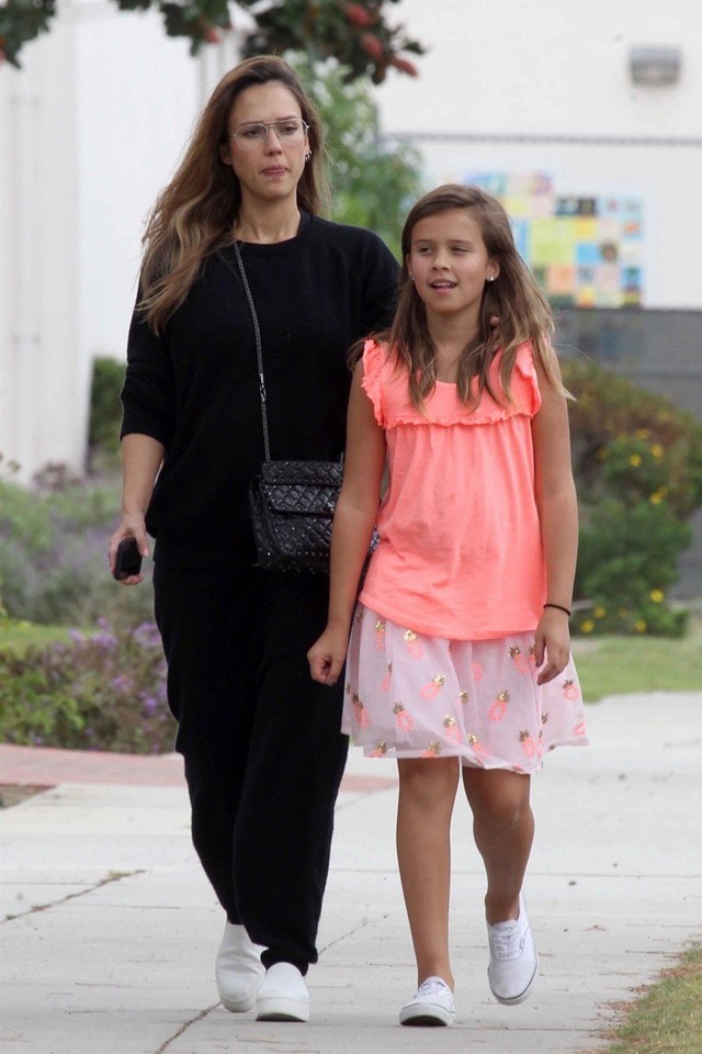 Jessica Alba kislánya kiköpött édesanyja!