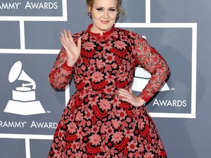 Adele imádnivaló ruhában