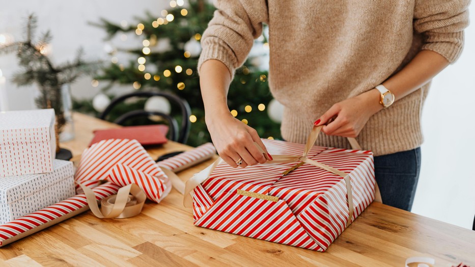 A modern ajándékozási trendek egyértelműen ebbe az irányba tartanak: a meglepetés legyen egy kicsit önkényeztetés.