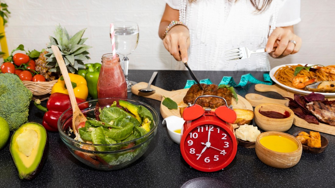 Trenka Andrea mikrobiom szakértő véleménye szerint minden szervezet mást igényel, így nem lehet kijelenteni, hogy a 16:8-as időablakos étkezés egységesen mindenkinek ajánlott