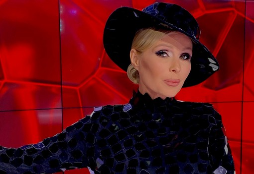 „Köllő Babett elképesztően közvetlen, a szerkesztőktől kezdve a takarítókig mindenkivel vált pár szót adás előtt”