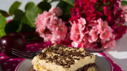 Tökéletes őszi desszert: Grízes szilvás szelet