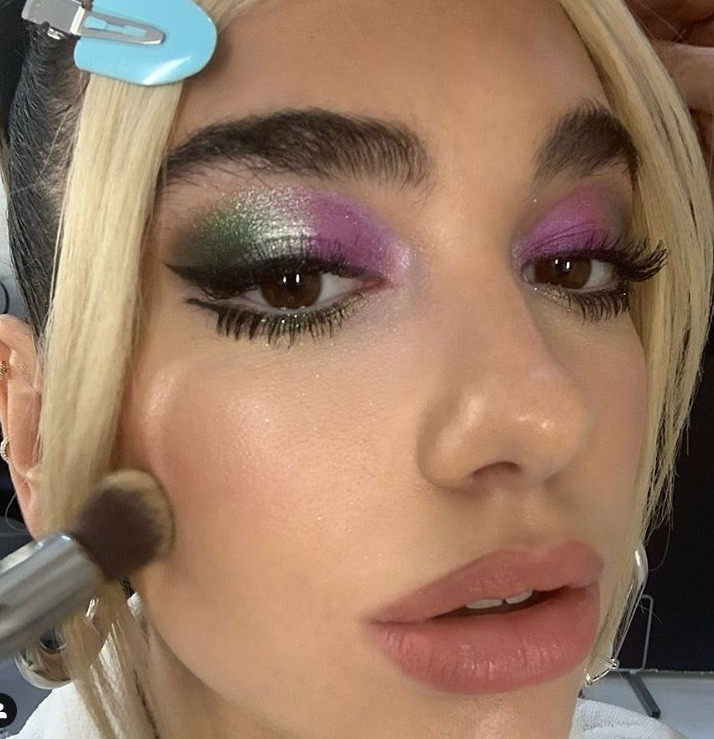 Hódít a szivárványsmink: íme a legtrendibb színkombinációk egyenesen a kifutóról