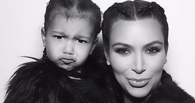 Kim Kardashian 5 éves kislánya már most úgy kontúrozza az arcát, mint a profik