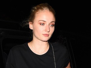 Nagyon kiszőkült a Trónok harca sztárja, és nagyon szexi