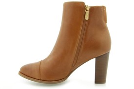 Barna bokacsizma CLARKS 34990 Ft, GLAMOUR-napokon 27992 Ft