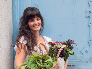 Színes-ízes beszélgetés Kocsis Dórával, a vegetáriánus zero waste konyha szakácskönyv írójával