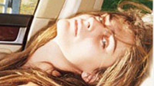 Smink, stylist és ruha nélkül Izladon!