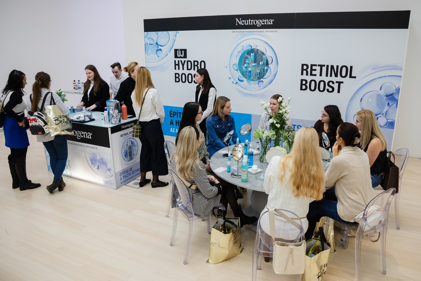 A Neutrogena standjánál rengeteg hasznos tanácsot kapott mindenki, aki ellátogatott hozzájuk