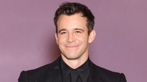 Így nézett ki 9 évvel ezelőtt a Bridgerton Benedictje, Luke Thompsonra ma már rá sem ismernél