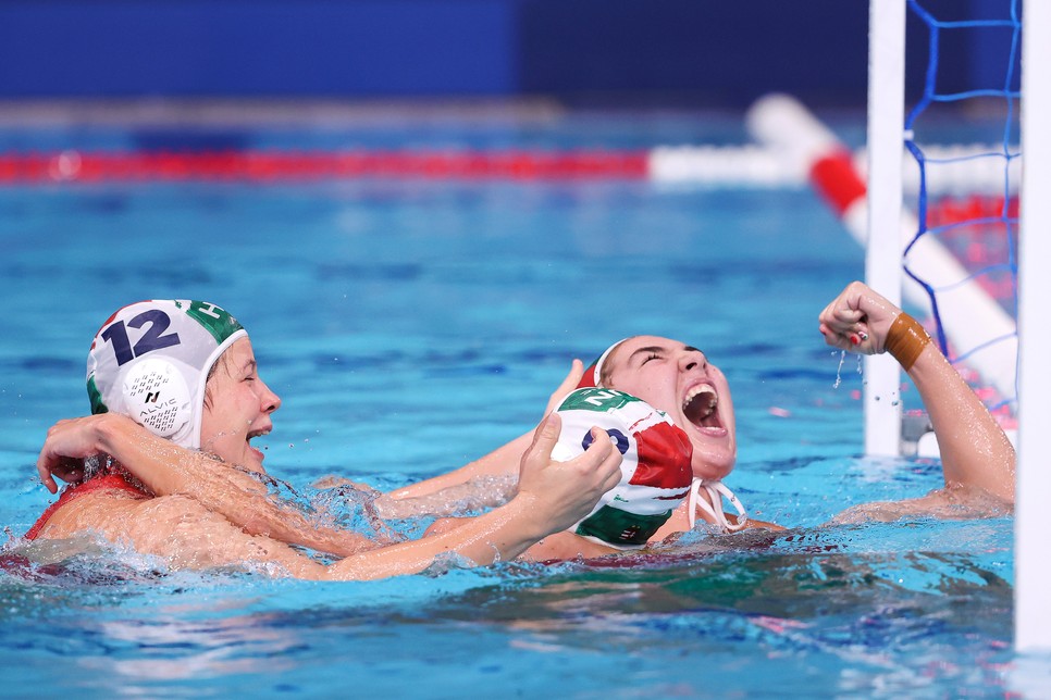 Garda Krisztina, Keszthelyi Rita és Magyari Alda ünnepel a női bronzmérkőzésen a 2020-as tokiói olimpián